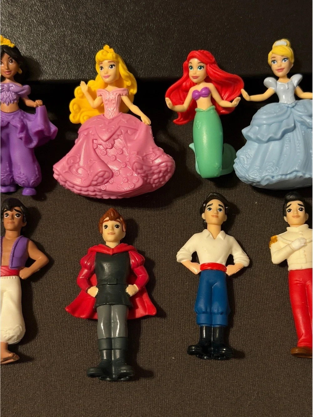 Disney Princesses and Princes Blind Box mini figures. Complete Set of 12.